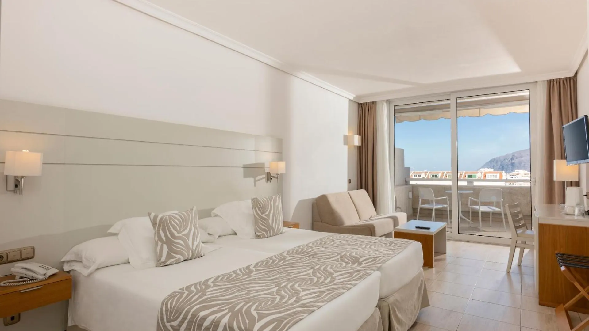 Hotel Landmar Playa La Arena Puerto de Santiago